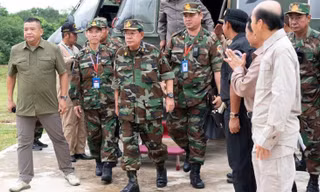 Chủ tịch Thượng viện Campuchia Hun Sen thăm biên giới giữa căng thẳng với Thái Lan