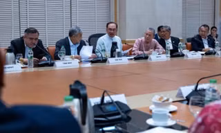 Thủ tướng Malaysia Anwar Ibrahim chủ trì cuộc họp của Trung tâm chỉ huy địa kinh tế quốc gia (NGCC) ngày 4/4, sau khi Tổng thống Mỹ Donald Trump công bố thuế đối ứng. (Ảnh: Instagram)