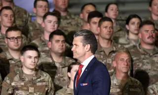 Bộ trưởng Quốc phòng Mỹ Pete Hegseth. (Ảnh: Reuters)