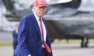 Bức ảnh Tổng thống Trump trong Phòng Tình huống Nhà Trắng để theo dõi chiến dịch ném bom các cơ sở hạt nhân Iran. (Ảnh: AP)