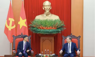 Tổng Bí thư Tô Lâm tiếp Bí thư Quảng Tây, Trung Quốc, ngày 18/2. (Ảnh: TTXVN)