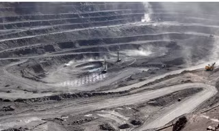 Một mỏ đất hiếm ở vùng Nội Mông, Trung Quốc. (Ảnh: Reuters)