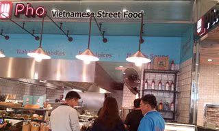 Phở Việt, bếp Tây ở London