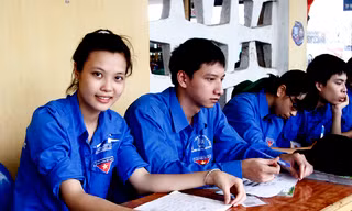 Áo xanh ‘đổ bộ’ bến xe