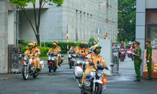 Công an TPHCM ra quân đảm bảo an toàn giao thông dịp lễ 30/4