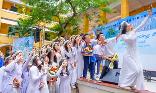 Những khoảnh khắc trong veo đầy cảm xúc trong ngày chia tay tuổi học trò