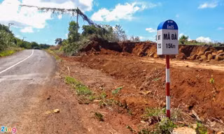 Nhiều vị trí đất nông nghiệp, cây lâu năm gần cầu Mã Đà đã được san phẳng, rao bán. Ảnh: Lê Ngân.