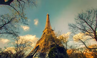Tháp Eiffel có mấy tầng, được đặt theo tên của ai?