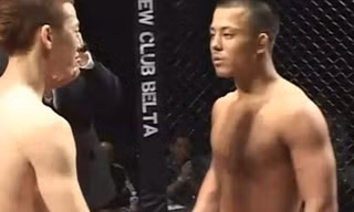 Hai võ sĩ Takeo Shiina (phải) và Jung Hyun Lee