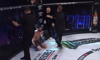 Gây hấn với trọng tài, võ sĩ McGregor đối mặt án cấm thi đấu