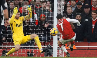 Pha lập công của Alexis Sanchez 