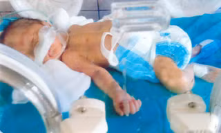 Một thanh niên gặp khó khăn cần trợ giúp