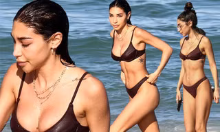 Nữ DJ nóng bỏng Chantel Jeffries gợi cảm ngất ngây ở biển