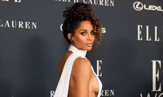 'Nữ hoàng R&B' Ciara diện mốt không nội y đi sự kiện