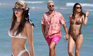 Cô gái 19 tuổi Amelia Hamlin gợi cảm đầy sức sống với bikini ở biển