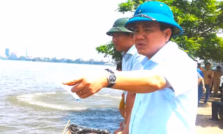 Ông Nguyễn Đức Chung bị cáo buộc chỉ đạo mua chế phẩm xử lý nước hồ thông qua công ty gia đình
