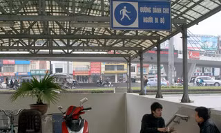 Môi giới địa ốc VIP đi bán trà đá