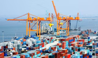 Việt Nam sẽ nhập được nguyên liệu giá rẻ nhờ Chiến tranh thương mại Mỹ - Trung. Ảnh minh hoạ internet