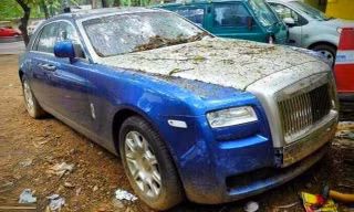 Rolls-Royce siêu sang bị bỏ rơi tại Ấn Độ 