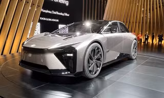 Xe điện Lexus có nội thất làm từ cây tre 