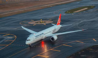 Hủy khẩn cấp hơn 100 chuyến bay, hàng nghìn khách kẹt ở Istanbul 