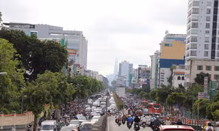 TP.HCM sẽ cấm xe máy lên cầu vượt cửa ngõ Tân Sơn Nhất