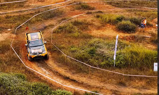 Bán tải 'xé bùn', tranh tài ở thánh địa offroad Hà Nội