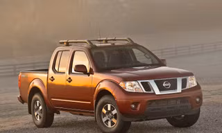 Nissan triệu hồi gần nửa triệu xe vì biểu tượng gắn trên vô lăng