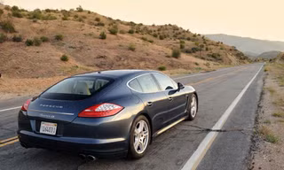 Porsche triệu hồi gần 200.000 xe do gặp lỗi đèn pha