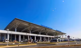 Một hành khách có biểu hiện bất thường, cởi đồ ngay trên máy bay