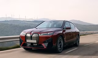 BMW triệu hồi xe điện iX do lỗi mất kiểm soát tốc độ
