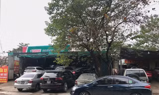 Người dùng tấp nập đưa ô tô đi bảo dưỡng dịp cận Tết