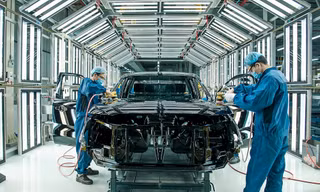 Ô tô sản xuất, lắp ráp trong nước sắp được giảm 50% lệ phí trước bạ