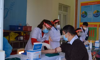Đội mưa rét 7 độ C đi hiến máu Chủ Nhật Đỏ ở Lào Cai