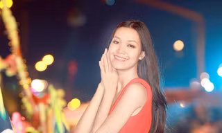 Hoa hậu Thùy Dung quyến rũ ở lễ hội Carnaval Hạ Long