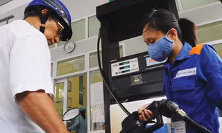 Cần giảm ngay giá xăng dầu