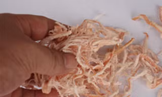 Thực hư mực khô xé sợi làm bằng cao su