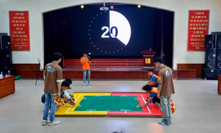 'Robot đánh golf' thu hút sinh viên mê khoa học, sáng tạo 