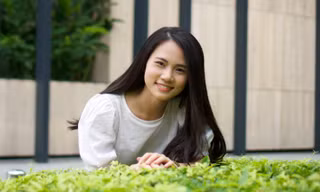 Cô gái Phú Yên nhận học bổng thạc sĩ từ 4 trường kinh doanh top đầu thế giới 