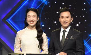 MC Khánh Vy duyên dáng, cùng MC Ngọc Huy nhiệt tình 'tiếp lửa' các thí sinh Olympia 23