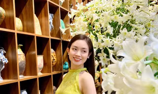 Nhóm bạn ở Hà Nội trang trí phòng gốm với hơn 2.000 bông hoa loa kèn đón tháng Tư