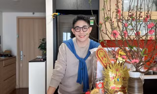 Gen Z vào bếp tự tay chuẩn bị mâm cơm cúng ông Công, ông Táo