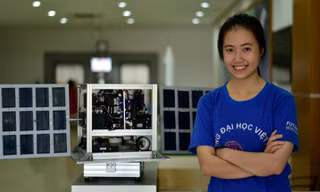 Đọc sách về vật lý thiên văn từ cấp 2, nữ sinh 10x ước mơ khám phá vũ trụ