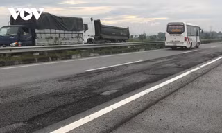 Cao tốc Nội Bài- Lào Cai với nhiều đoạn hằn lún.