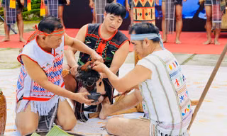 Lễ hội đón hạt ngọc từ rừng Yàng 