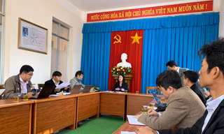 Lãnh đạo thành phố trả lời câu hỏi về việc tạm đình chỉ công tác 2 chủ tịch phường