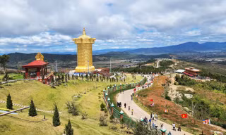 Lùng nhùng bán vé tham quan khu du lịch văn hóa tâm linh Samten Hills Dalat 