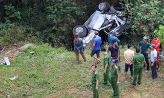 Thu hồi thông tin tài xế đột quỵ khiến xe con rơi xuống vực