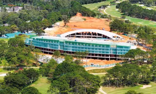 Yêu cầu tháo dỡ công trình trái phép tại sân Golf Đà Lạt trước 25/1