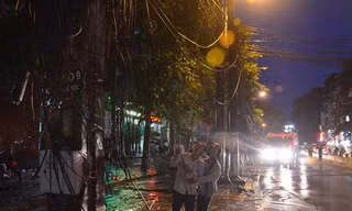 Vụ chập, cháy vừa xảy ra ở phố Phạm Ngọc Thạch